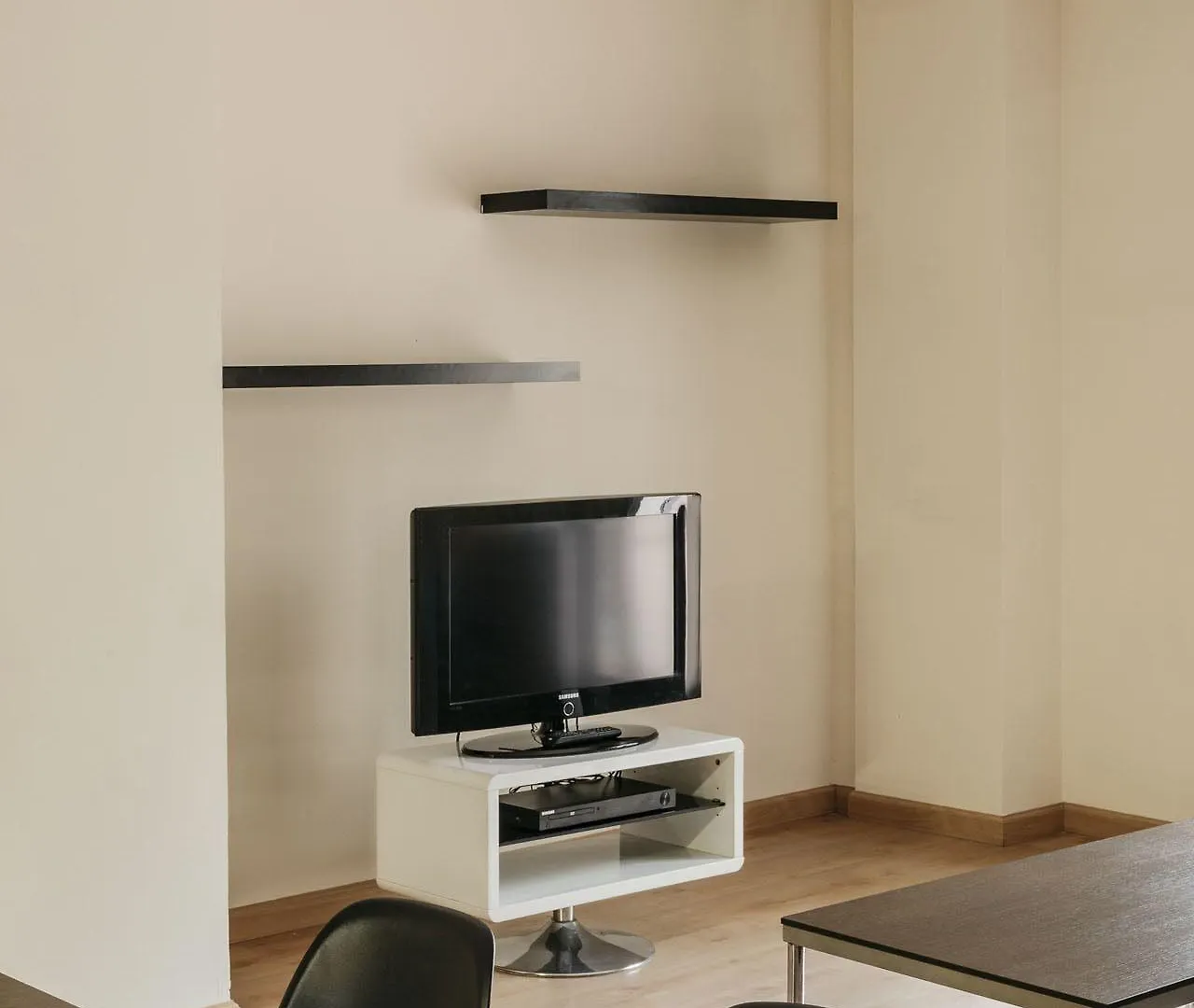 Villarroel Apartments Barcelona Hotel