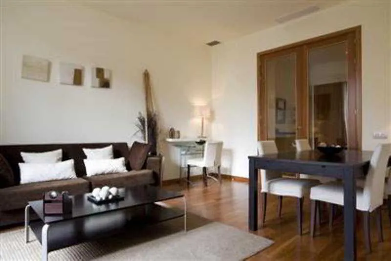 Villarroel Apartments Barcelona Hotel